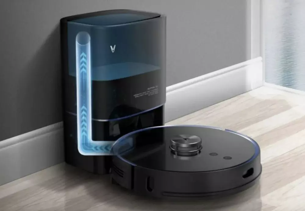 robot vacuum cleaner with water tank
